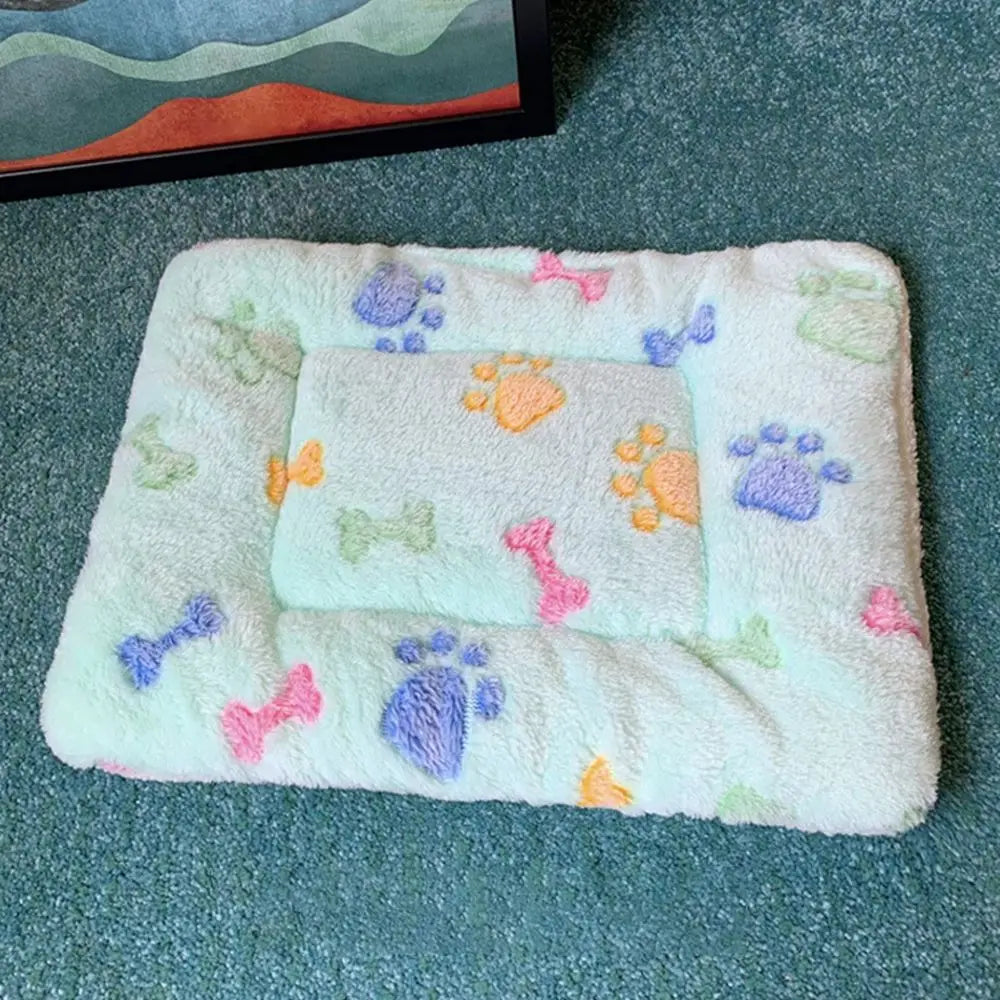 coussin moelleux imprimé animaux vert pastel jaune bleu rose gris chat chien doux hiver