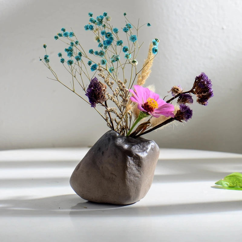 vases décoration gris brun minimaliste artisanal hydroponie fleurs séchées plante verte