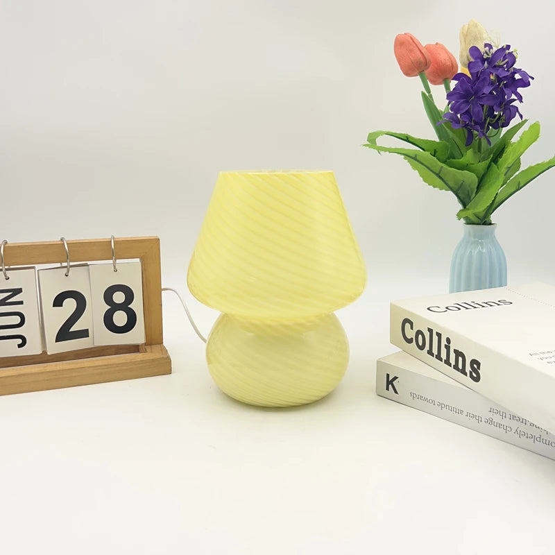 lampe table moderne verre blanc rayures horizontales opaque alimentée USB chambre salon decoration intérieure