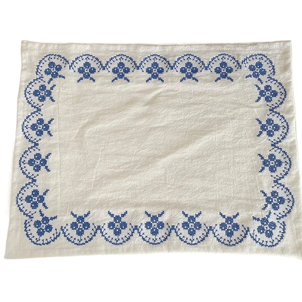 serviette coton brodée florale traditionnelle blanc bleu cuisine restaurant usage domestique
