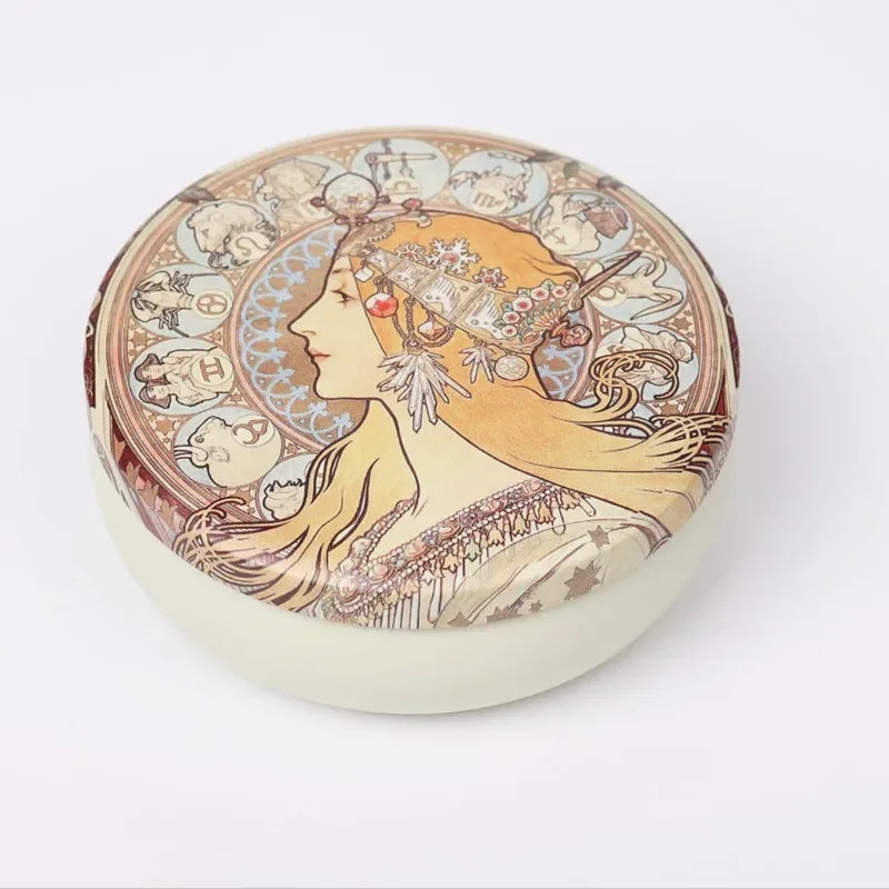 boîtes rondes métal fleurs vintage blanc beige macarons biscuits cadeaux préservation fraîcheur