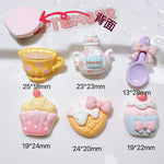 miniatures théière tasses cuillère cupcakes kawaii doux mignon rubans fleurs roses blancs