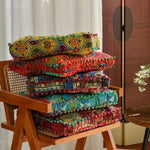 coussin carré géométrique floral ethnique 42cm bleu rouge vert jaune beige pompons fixations