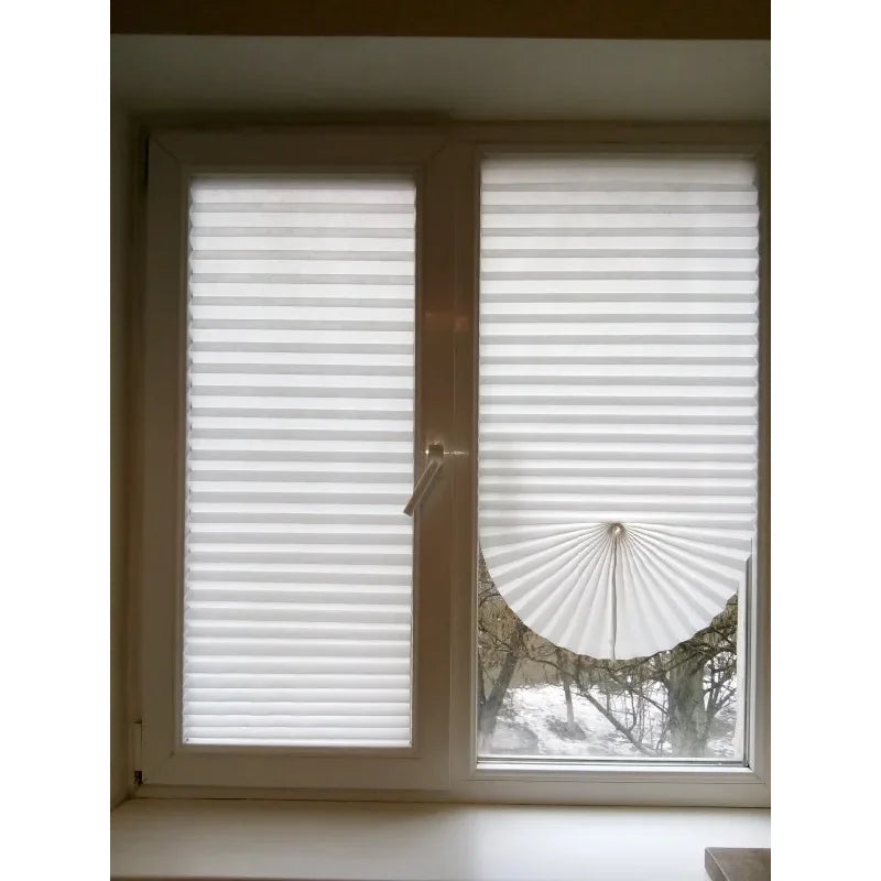Stores lamelles blancs adhésifs opaques modernes extérieur latéral intégré oriel