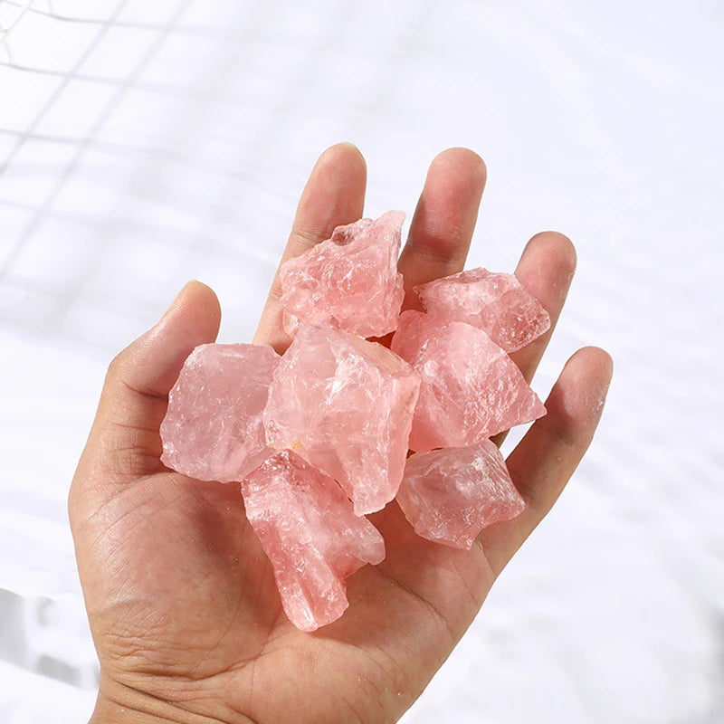 pierres quartz rose flacon parfum or argent élégant décor photo fond background prop transparent