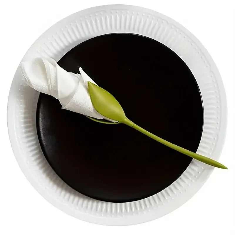 serviettes pliées fleurs blanc vert plissées moderne décoratives table événements