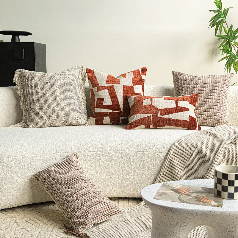 coussins décoratifs modernes motif géométrique beige gris noir rouge polyester