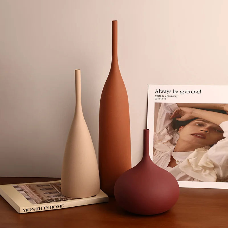 vase decoratif porcelaine moderne minimaliste couleur beige marron brun rouille blanc noir gris