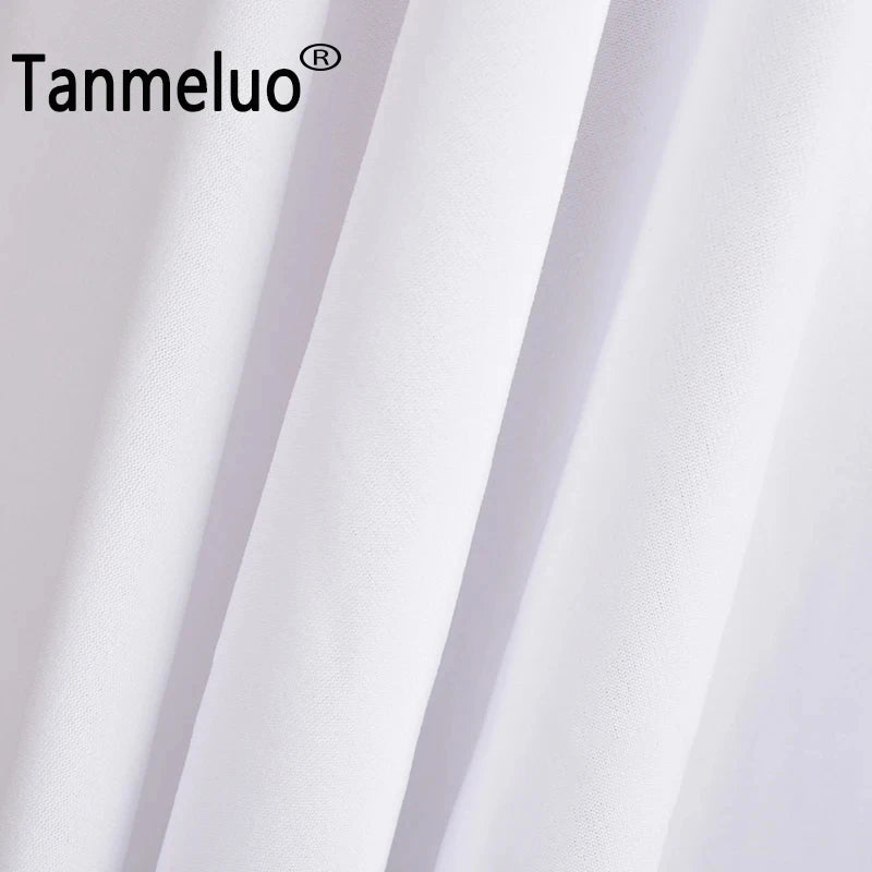 Installation du rideau de fond blanc avec tringle