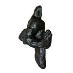 statue résine gris métallisé texture granuleuse art contemporain pieds détachables adhésif décoration intérieure abstraite