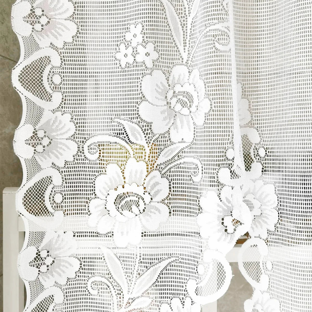 rideau blanc dentelle fleurs transparent romantique classique bordure décorative chambre cuisine