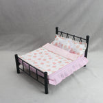 ensemble literie poupée motifs floraux citrons pêches carreaux volants lit noir couette draps taies