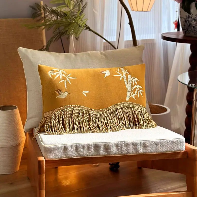housses coussins brodés oiseaux bambou bleu jaune vert olive rose carré franges velours sofa