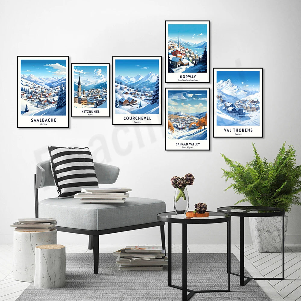 Une série d'affiches représentant des paysages enneigés de destinations de ski en Norvège et en Europe, comme Kitzbühel, Courchevel et Val Thorens, créant une ambiance chaleureuse et hivernale dans la pièce.