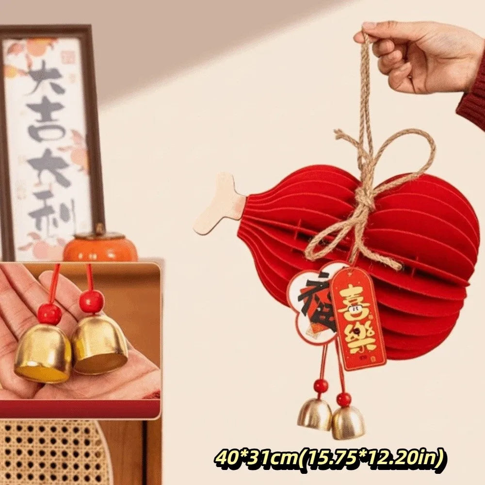 lanterne traditionnelle chinoise rouge mariage anniversaire noël papier plissé cloches dorées caractères chinois