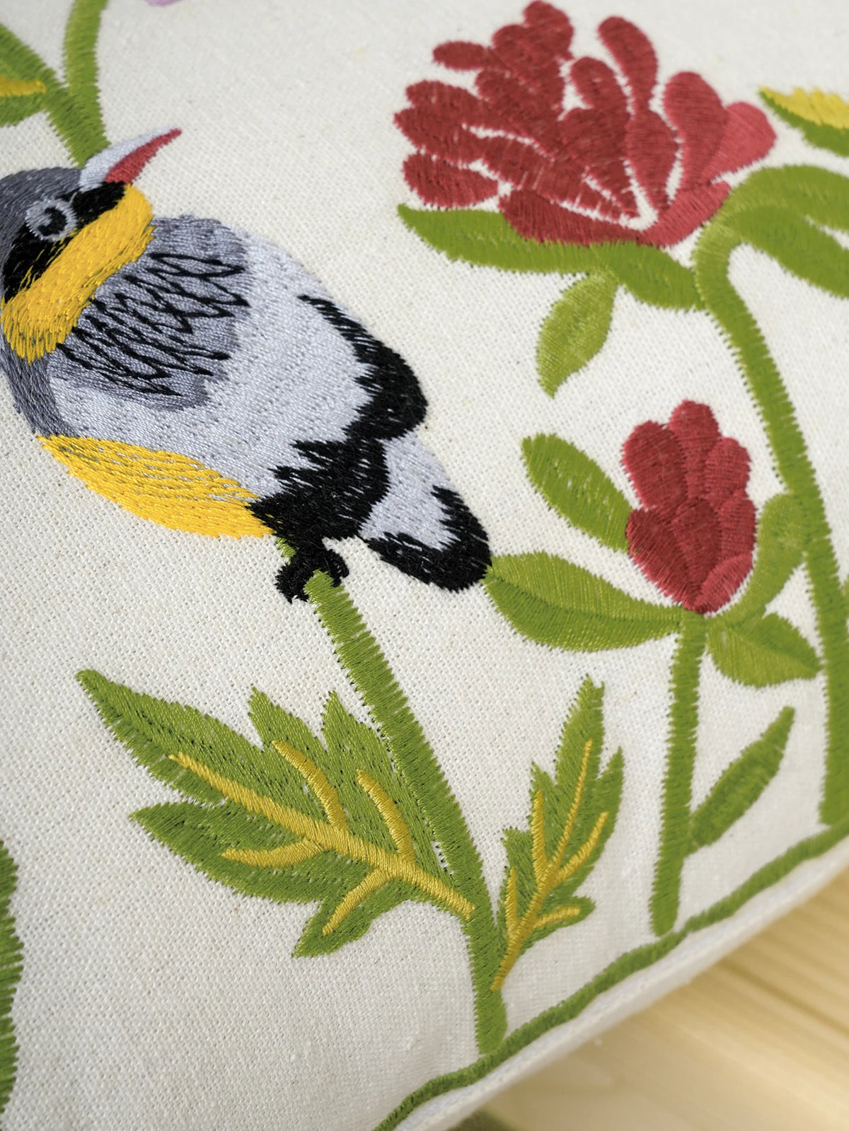 housse coussin brodée fleurs oiseaux décoratives polyester traditionnel adhésif blanc