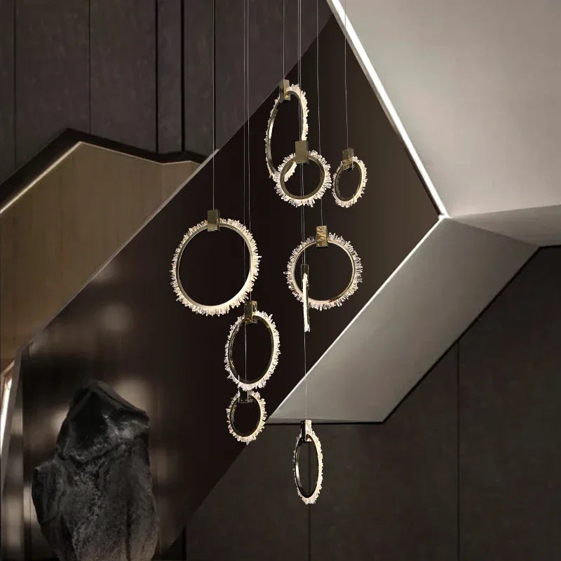 suspension circulaire or élégante strass contemporaine clips câbles haute qualité certifications multiples