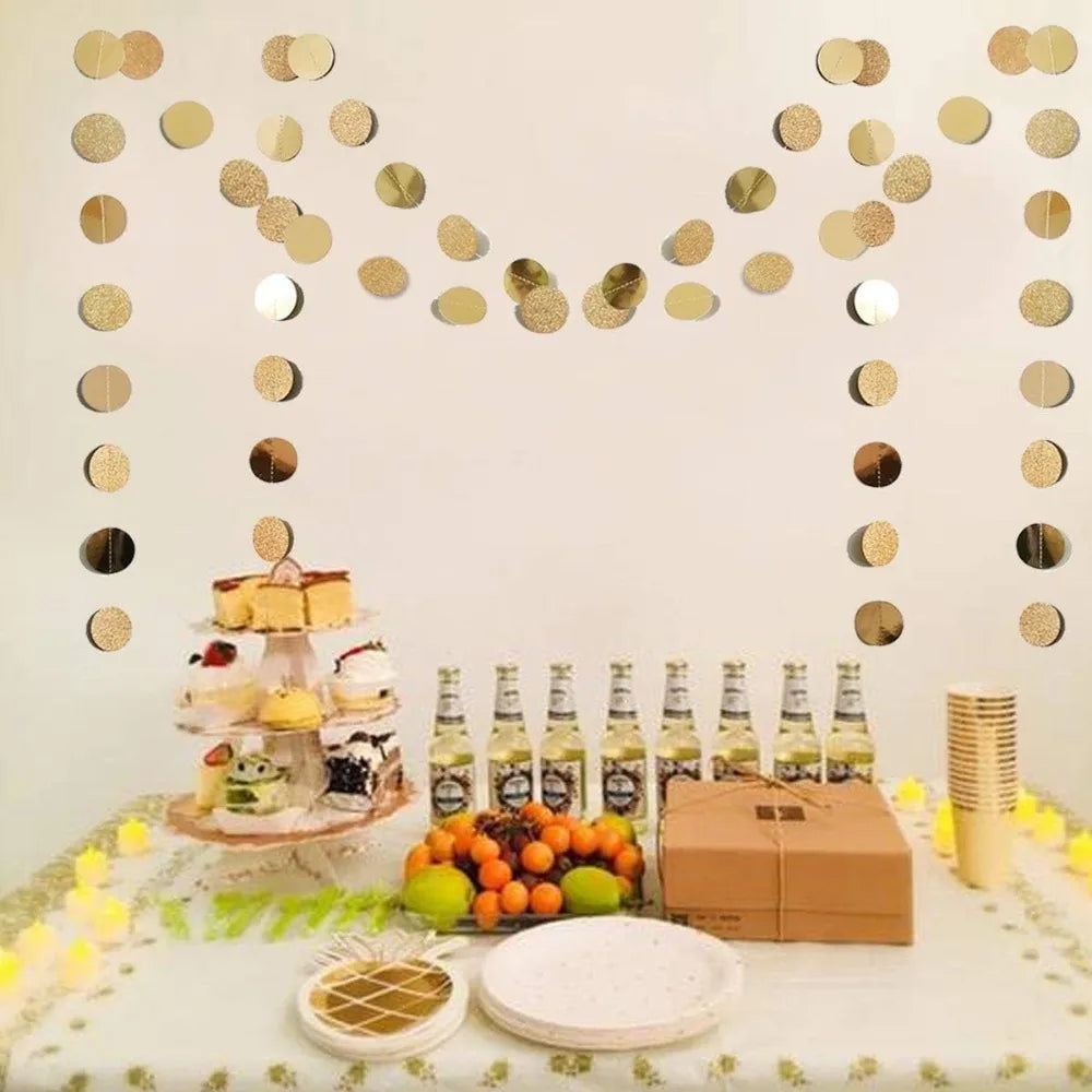 décoration festive guirlande cercles or paillettes mariage anniversaire confettis élégants scintillants table mur