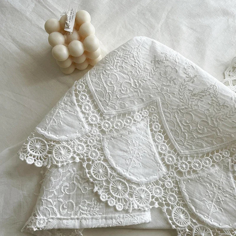 serviette table dentelle blanche motifs floraux classique romantique réutilisable extérieure intérieure blanc hiver été