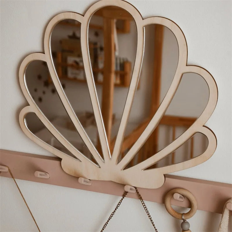 miroir coquillage forme moderne clips texture bois beige clair décoration chambre salon minimaliste