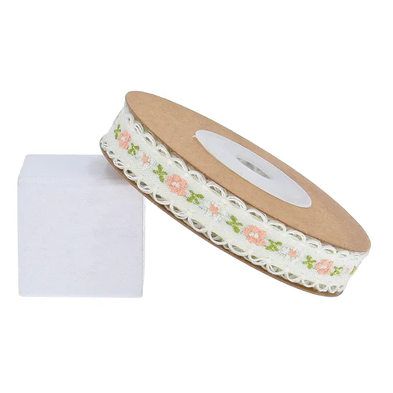 ruban décoratif fleuri vintage blanc noir bleu rose jaune simple complexe bordure dentelée polyester
