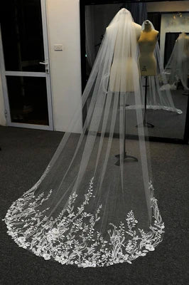 voile mariée blanc broderie florale transparente classique peigne métallique inclusion peigne
