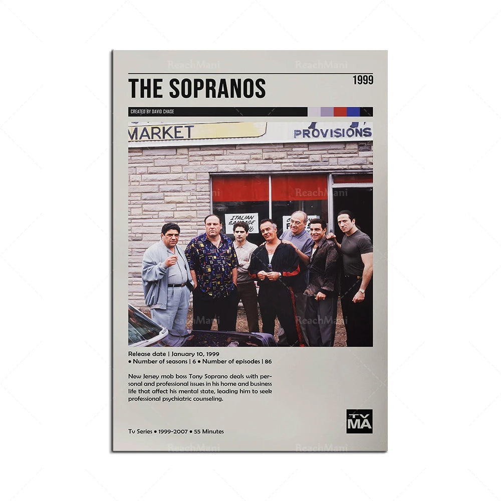 Le visuel présente l'affiche de la série télévisée "The Sopranos" créée par David Chase, montrant un groupe d'hommes debout devant un magasin de quartier en 1999.