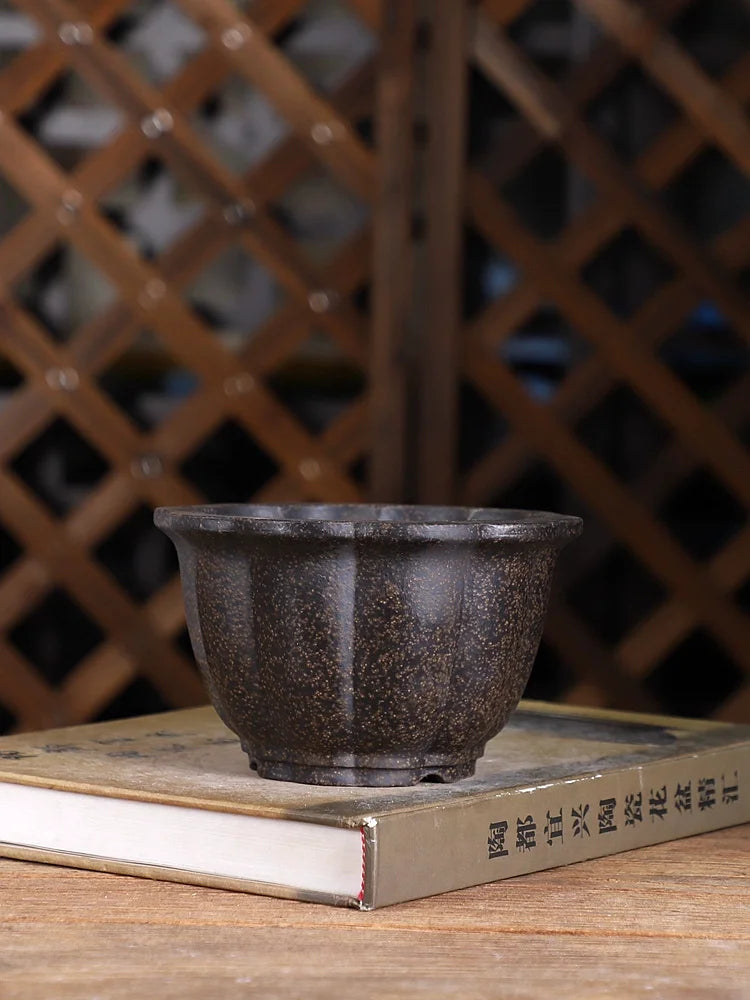 cache pot céramique gris foncé rouge texture grains moderne classique decoration jardin maison