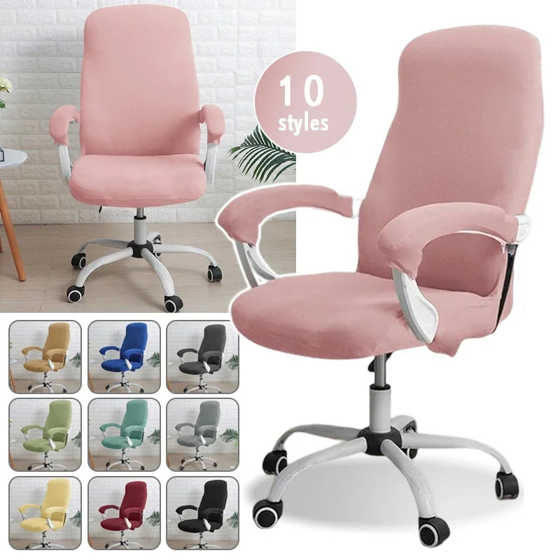 Housse de chaise de bureau étirée montrant son élasticité et son ajustement parfait