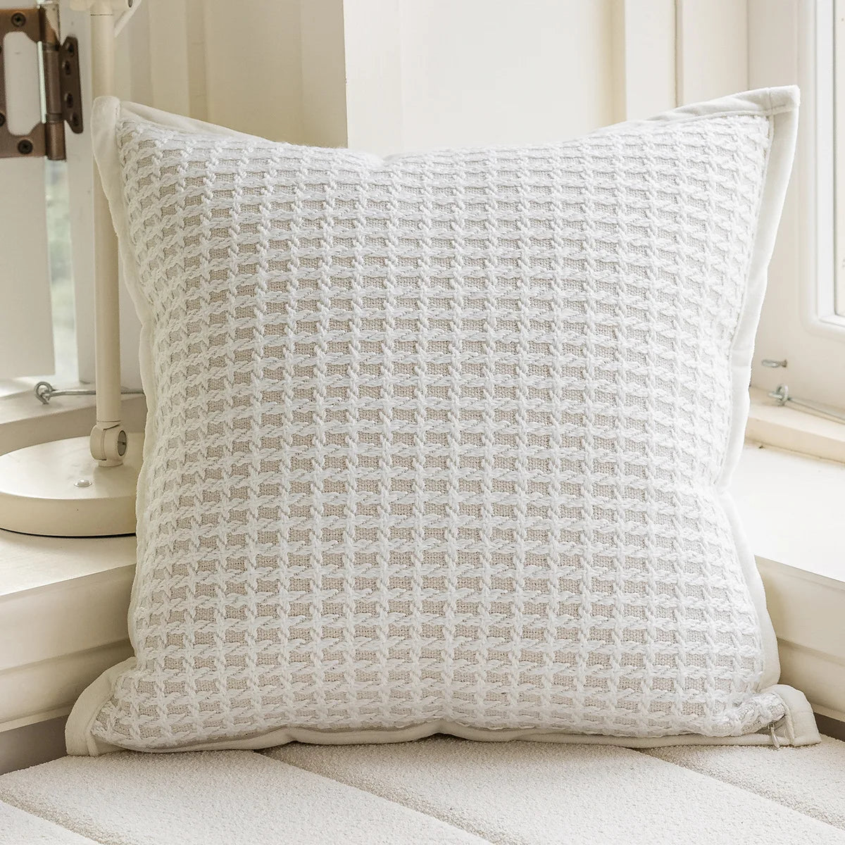 coussin décoratif moderne motif floral blanc nordique polyester jacquard adhésif