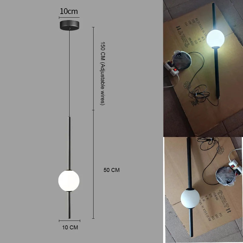Suspension lumineuse moderne or blanc sphères translucides tiges métalliques minimaliste chambre salon
