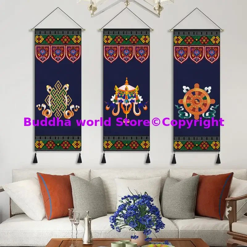 tapisserie bouddhiste ornements religieux symboles géométriques bleu multicolore crochets métalliques