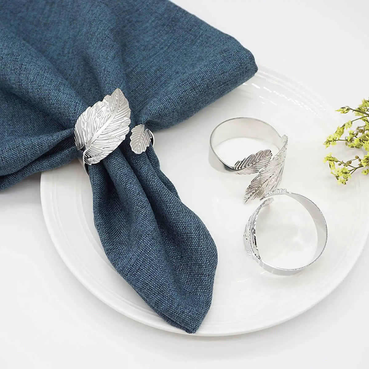 anneaux serviettes forme feuilles argentées metal classiques table decoration fete napkins holder rings silver