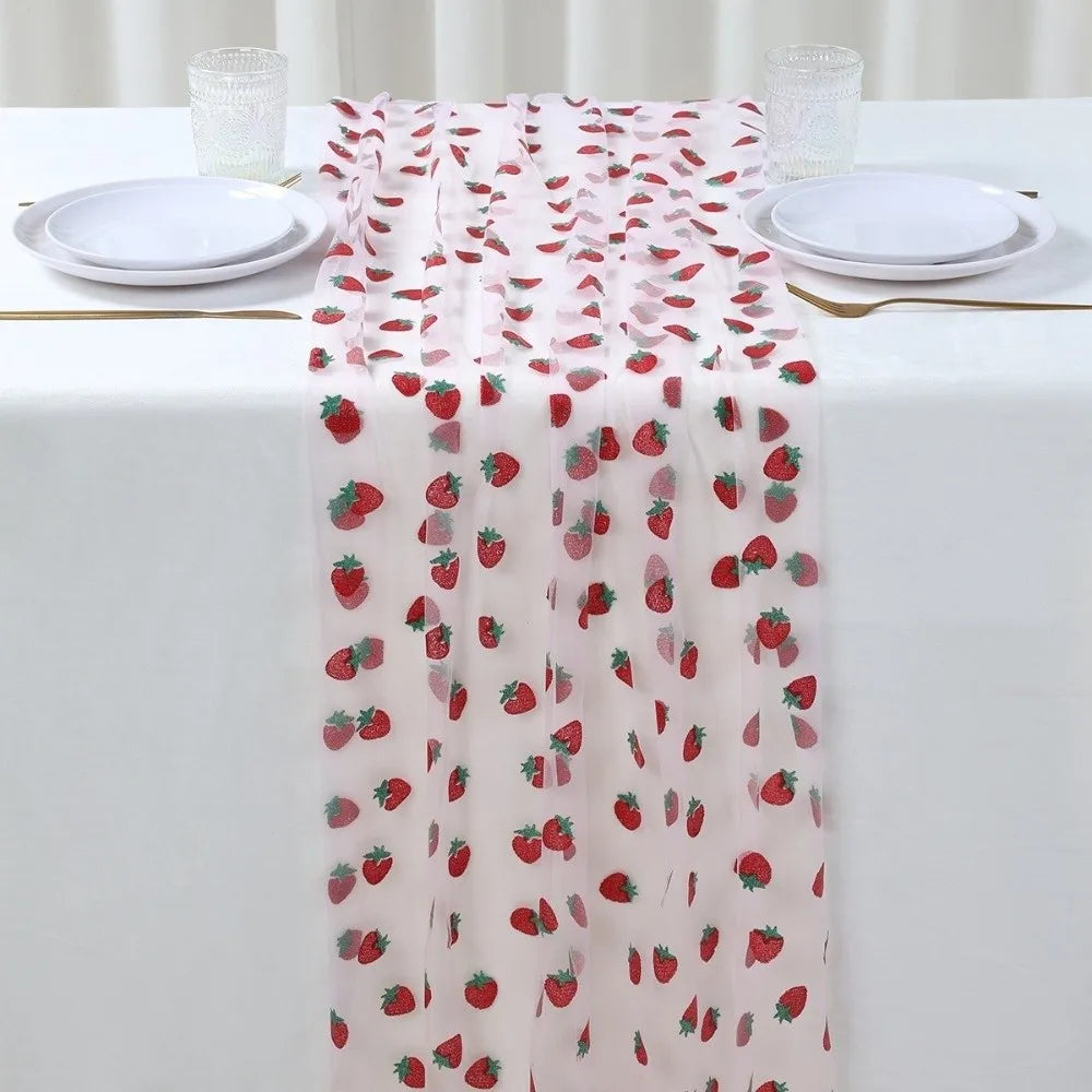 table table rose fraises moderne translucent mariage restaurant decoration intérieure