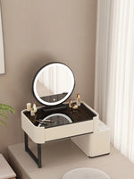 maquillage moderne marbre blanc tiroirs miroir pinceaux bouteilles pieds noirs
