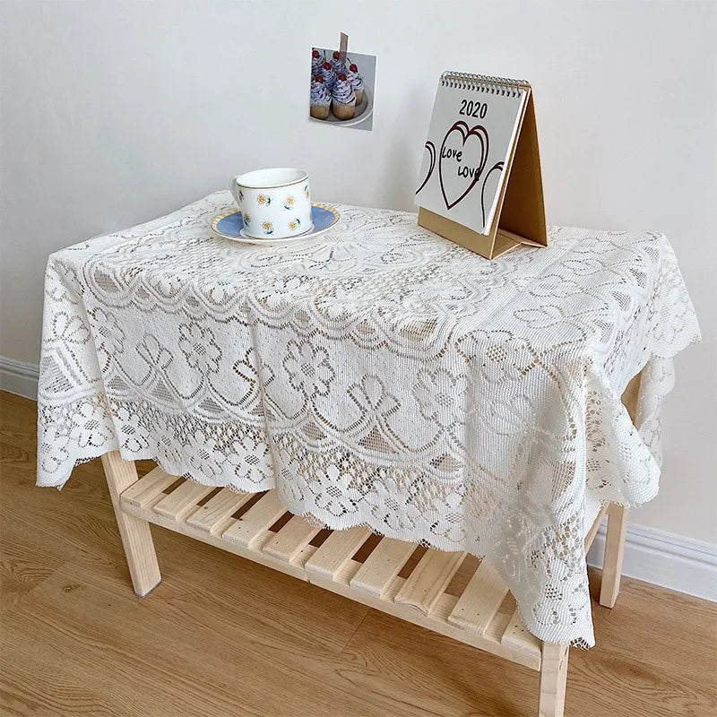 nappe dentelle motif floral table decoration crème rustique vintage mariage festivité chambre deco