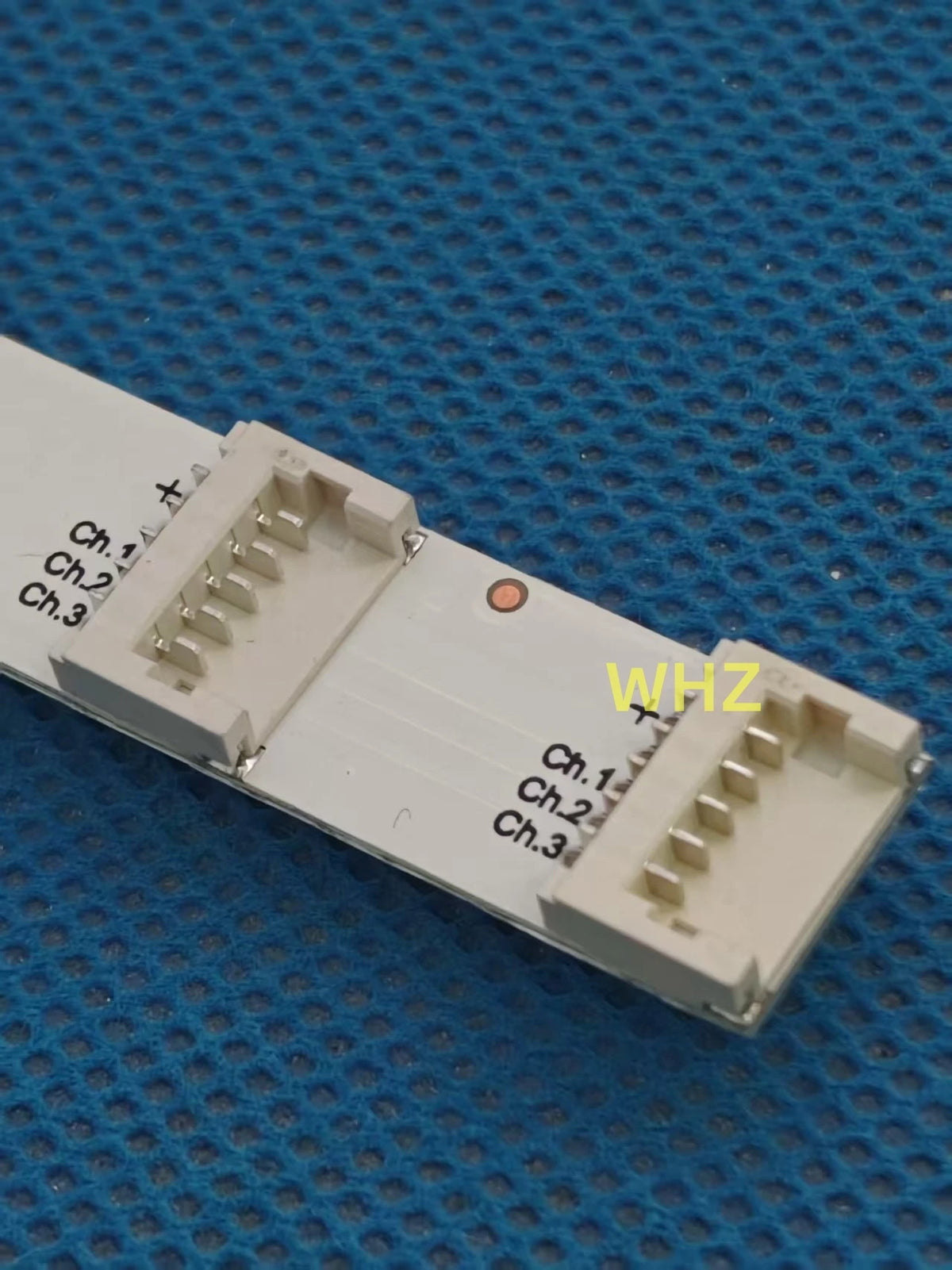 bandes led blanc modernes clips connecteurs électriques numéros séries codes qr indicateurs canaux