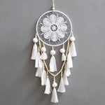 attrape rêves boho chic blanc beige dentelle pompons cordon textile tissu décoration chambre