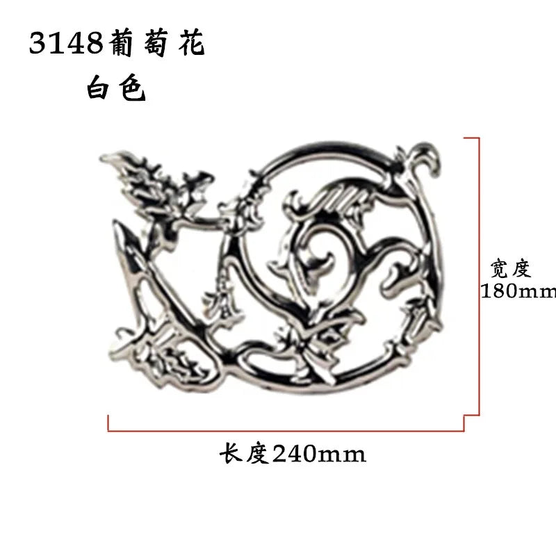 ornement métallique doré floral art nouveau baroque fixations invisiblesextérieur maison deco porte fleuri geometrique