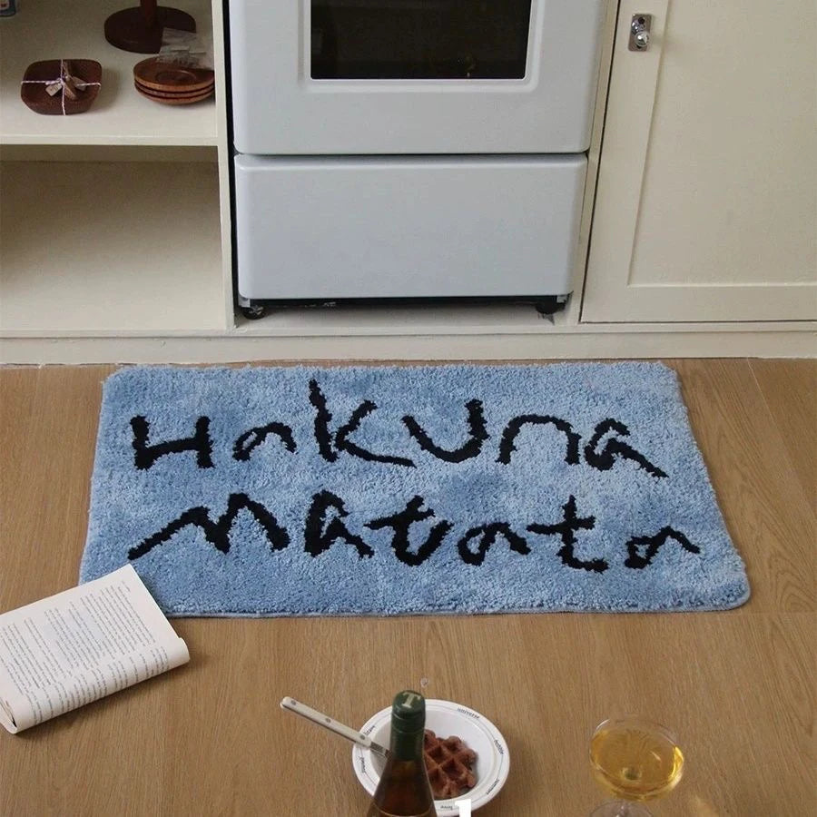 tapis antidérapant polyester lettres hakuna matata bleu clair beige rouge chambre bain imperméable résistantintérieur