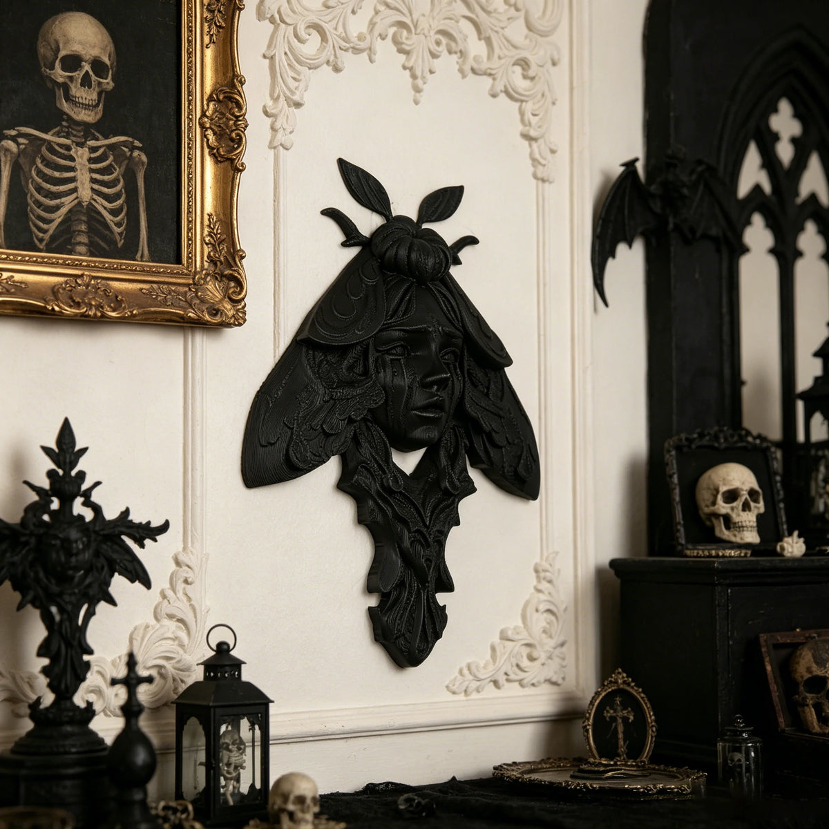 sculpture murale gothique relief noir visage papillon artisanal décoration intérieure unique chambre obscurité