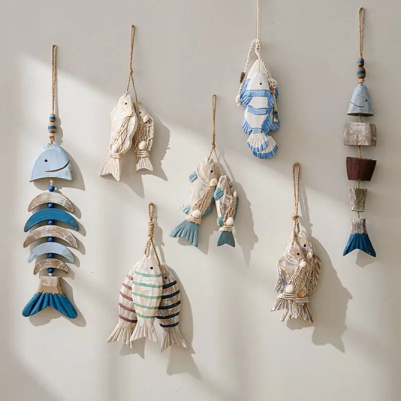 poisson décoratif bois rustique marin cordelette blanc bleu beige brun rayures horizontales coquille
