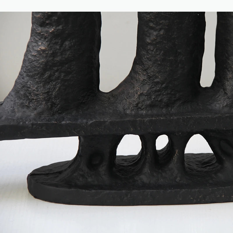 ornement abstrait moderne sculpture noire texturée décoration intérieur art contemporain figurine unique