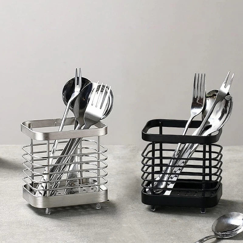 rangement couverts argenté noir fourchettes cuillères couteaux support cuisine barreaux horizontal vertical moderne minimaliste