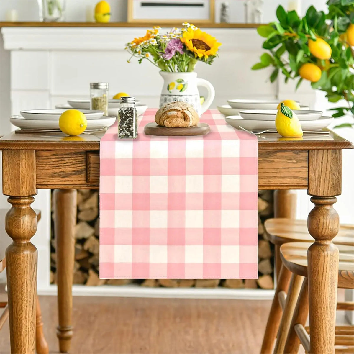 chimene table lin carreaux rose blanc classique geometrique festive opaquement assiettes fourchettes citrons bougie