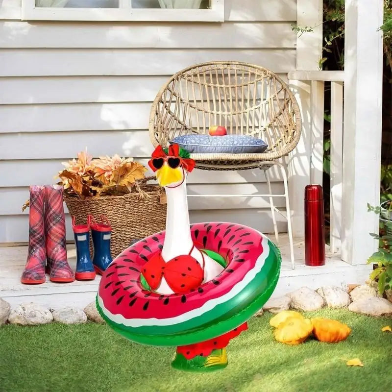décoration extérieure piscine bouée pastèque rouge vert lunettes cœur bikini