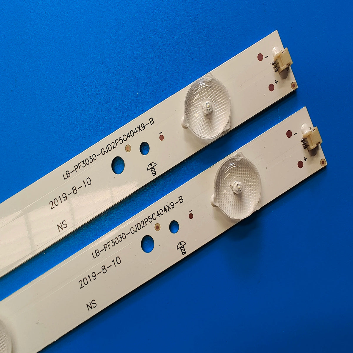 bande lumineuse led blanc moderne fixations central connecteur fourni