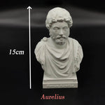 statues romaines antiques blanc bustes historiques détails classiques socle carré blanc