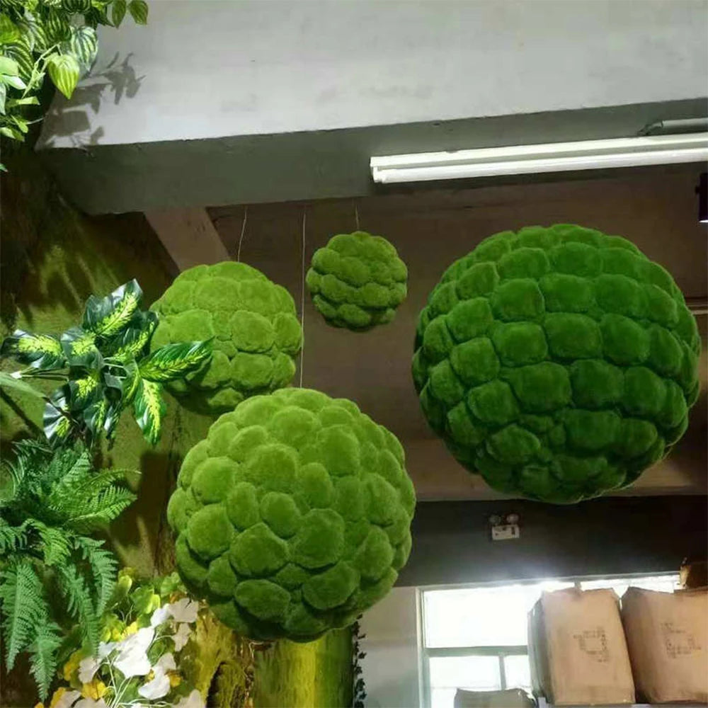 décoration extérieure boules mousse artificielle herbe naturelle accrochées vert texture