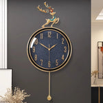 horloge murale moderne or bleu cerf décoration festive salon round métal doré